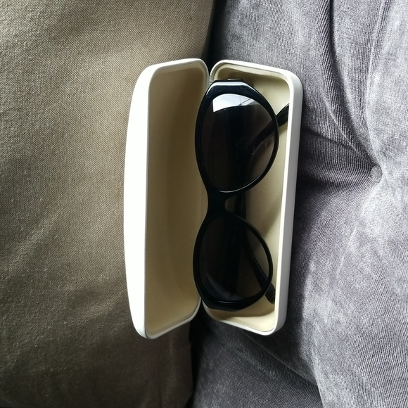 Chloe Sunglasses - Picture 15 of 16